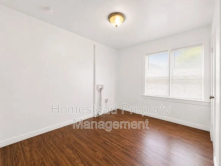 1709 N Page Ave — Photo 14