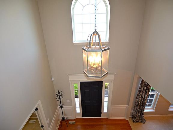 5th image of 16737 Colfax Ln