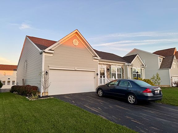 2nd image of 207 Weeping Willow Run Dr