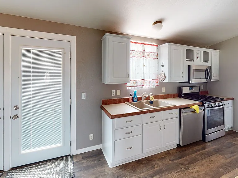 2505 Silver Dollar Loop NE — Photo 15