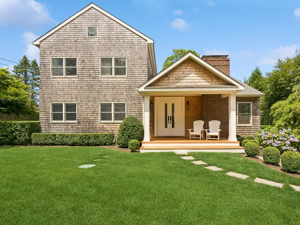 https://photos.zillowstatic.com/fp/f824fdb28c72751be2dbceee9102e2dd-p_e.webp