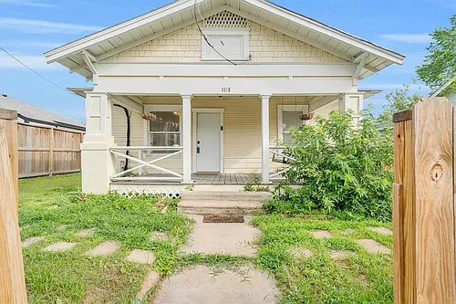 1109 Gargan St Photo 1