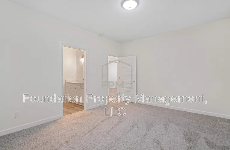 1470 Lyndale Ave — Photo 20