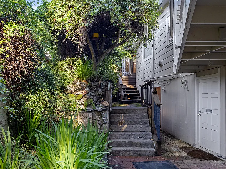 254 Throckmorton Ave #C — Photo 13