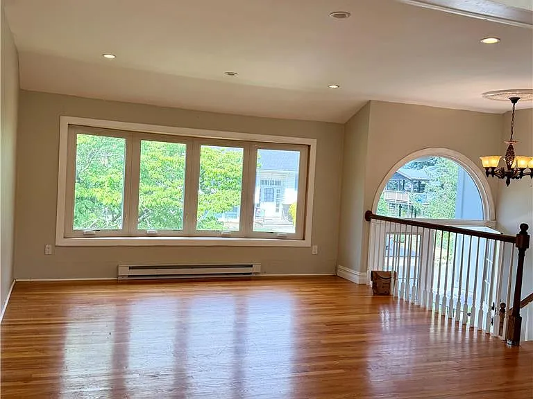 1820 Sherwood St — Photo 2