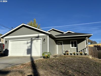 827 NE Jackson Ave, Myrtle Creek, OR, 97457