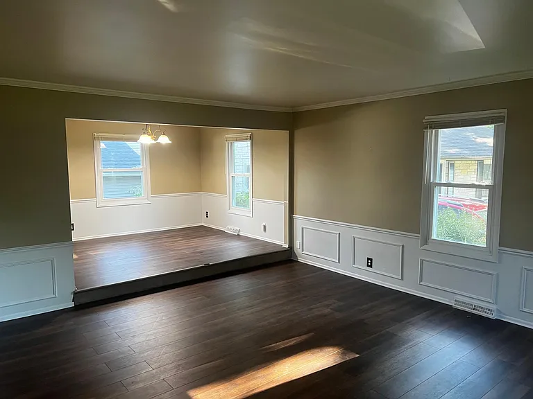 11725 W Watertown Plank Rd — Photo 2