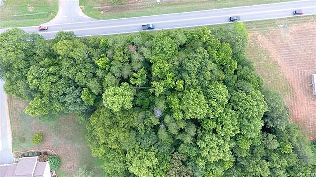 2nd image of 10 N Highway 27