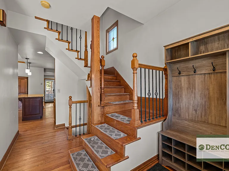 649 S Lincoln St — Photo 3