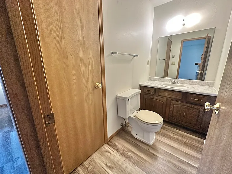 320 Joseph St — Photo 11