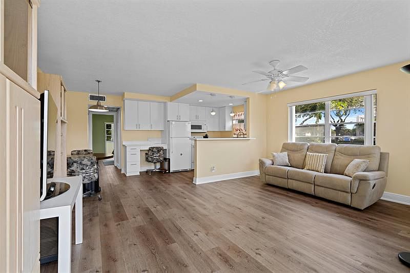 1st image of 327 Windsor N #O