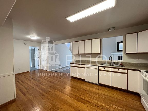5th image of 6533 Foxdale Cir