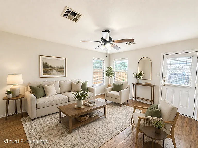200 Meadow Park Dr — Photo 2