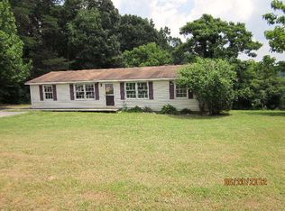 1135 Lark Dr, Chatham, VA 24531