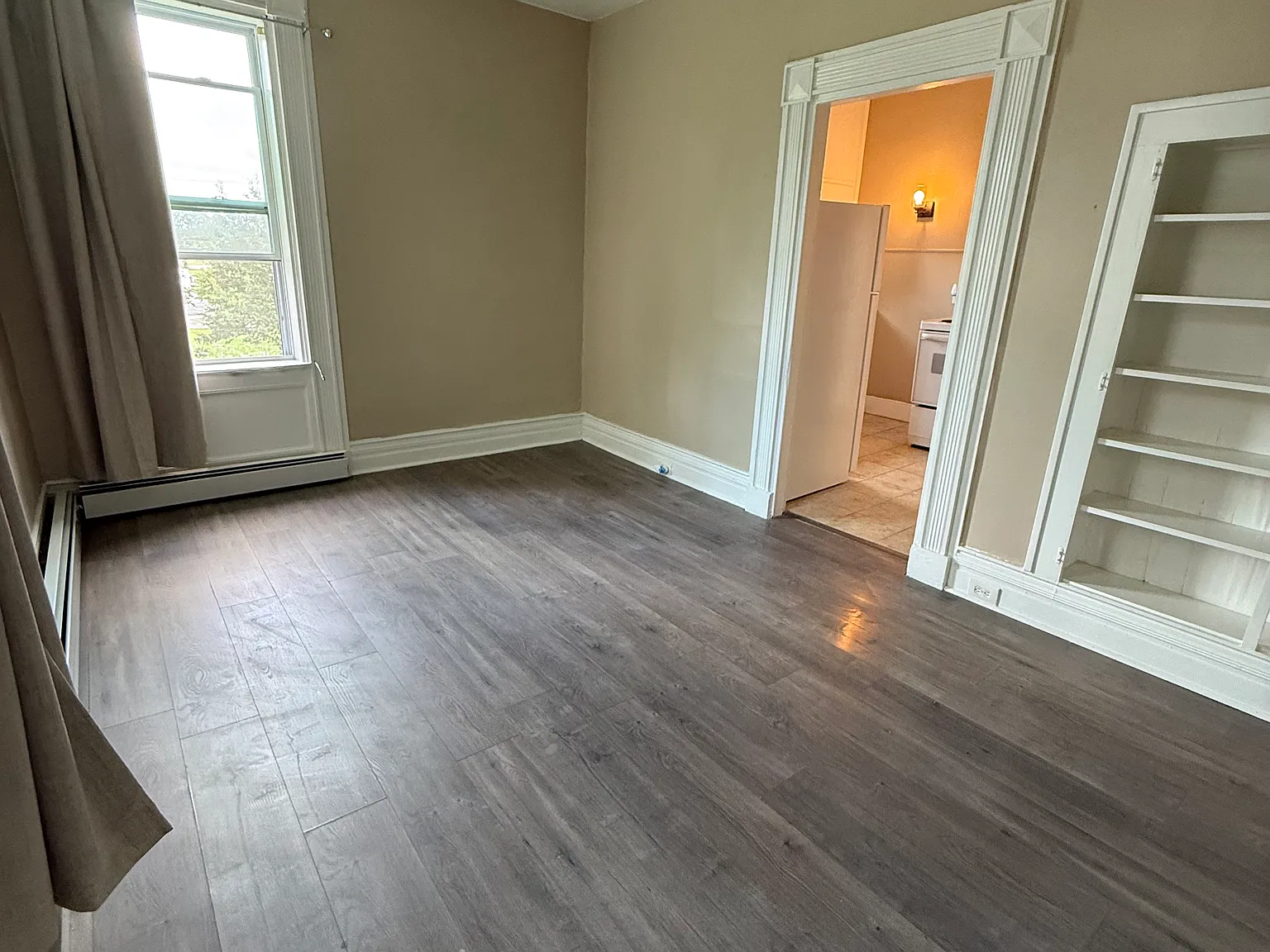 1 bed, $990 — Photo 2