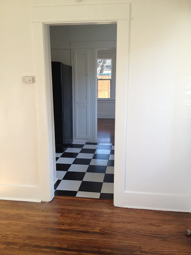 423 E. Mill st. — Photo 3