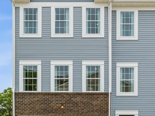 5618 Village Channel Dr, Canalwinchester, OH 43110