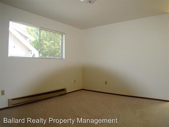 4th image of 2037 Franklin Ave E APT 303