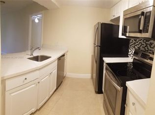 8100 Geneva Ct APT 438, Doral, FL 33166