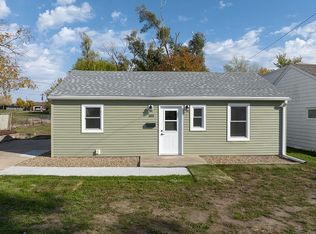 103 3rd Ave, Hiawatha, IA 52233