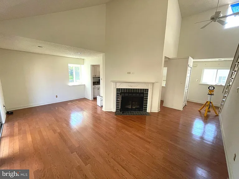 245 Carriage Ct #245 — Photo 19
