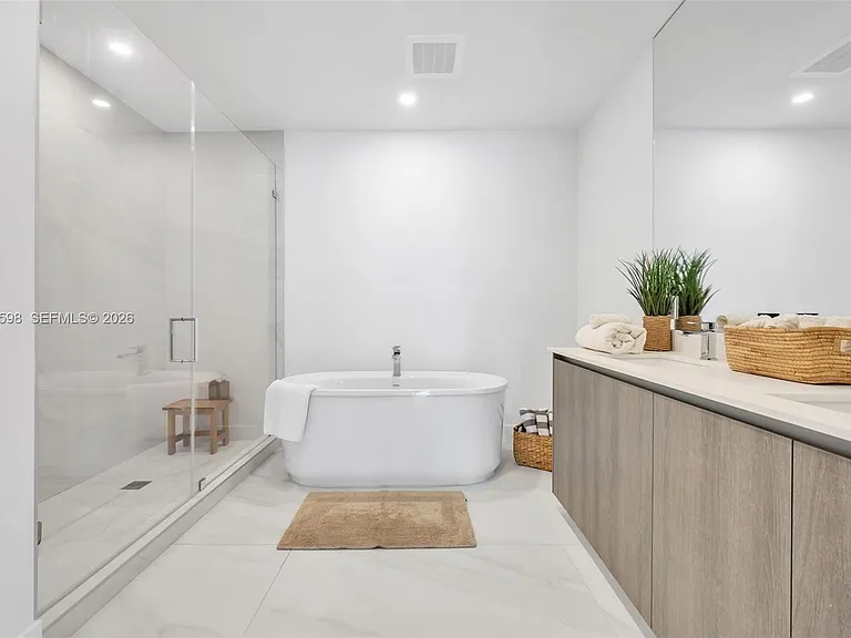 17550 Collins Ave #1003 — Photo 13