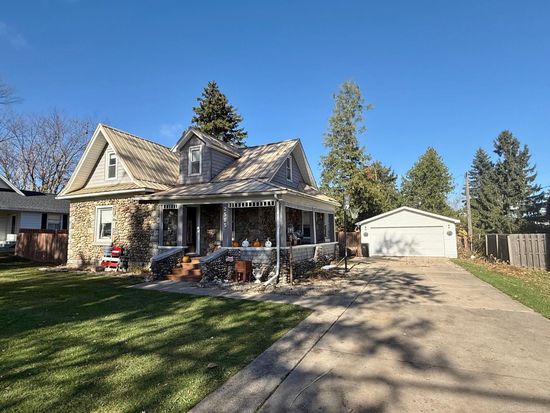 2565 Black River St, Deckerville, MI 48427