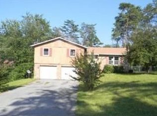 153 S Village Ln, La Follette, TN 37766