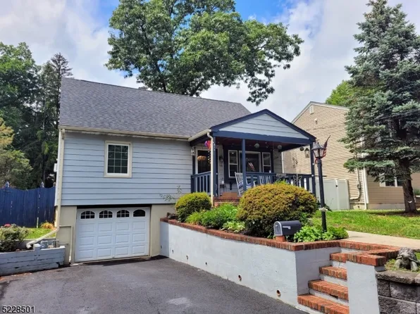 514 Skyline Lake Dr, Ringwood Boro, NJ 07456