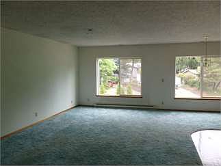 2nd image of 1701 Meadow Ln
