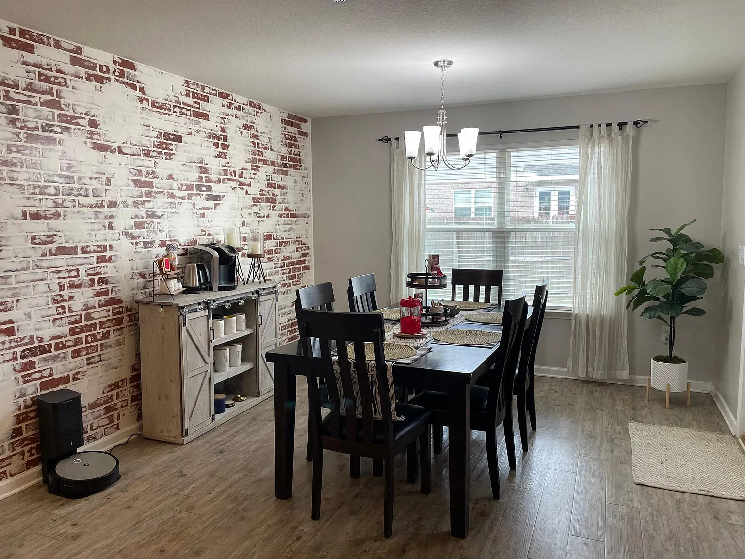 3 bed, 1718 sqft, $1,900 — Photo 4