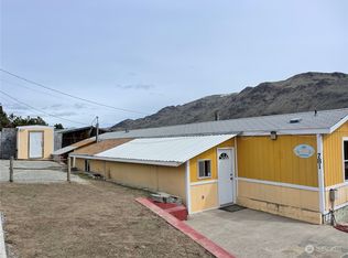 781 4th St, Chelan Falls, WA 98817