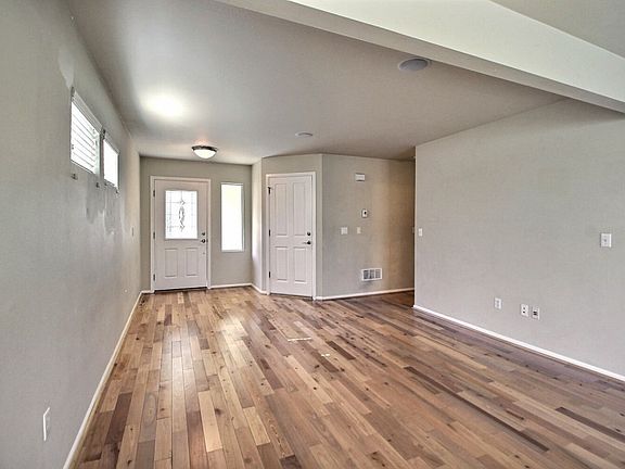 4th image of 3538 Oxbow Ave E
