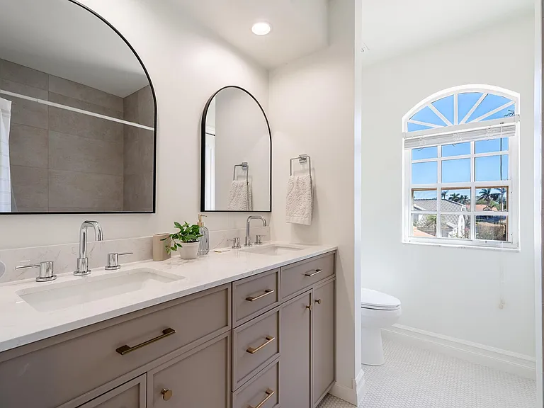 25600 Springtide Ct — Photo 17