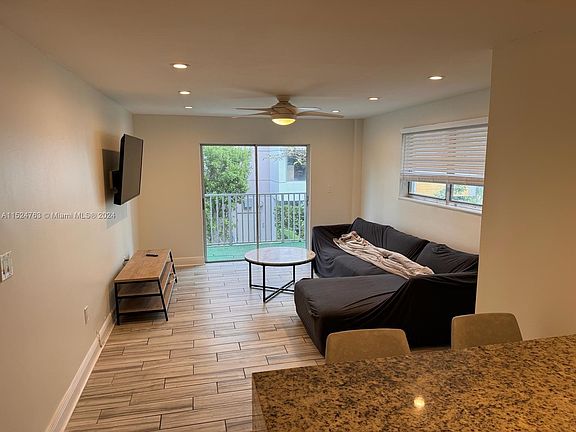 5th image of 301 Michigan Ave APT 202