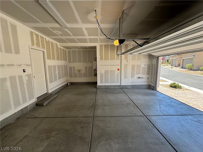 2821 Alcobaca St — Photo 10