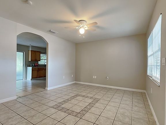 5th image of 8523 Chinaberry Dr