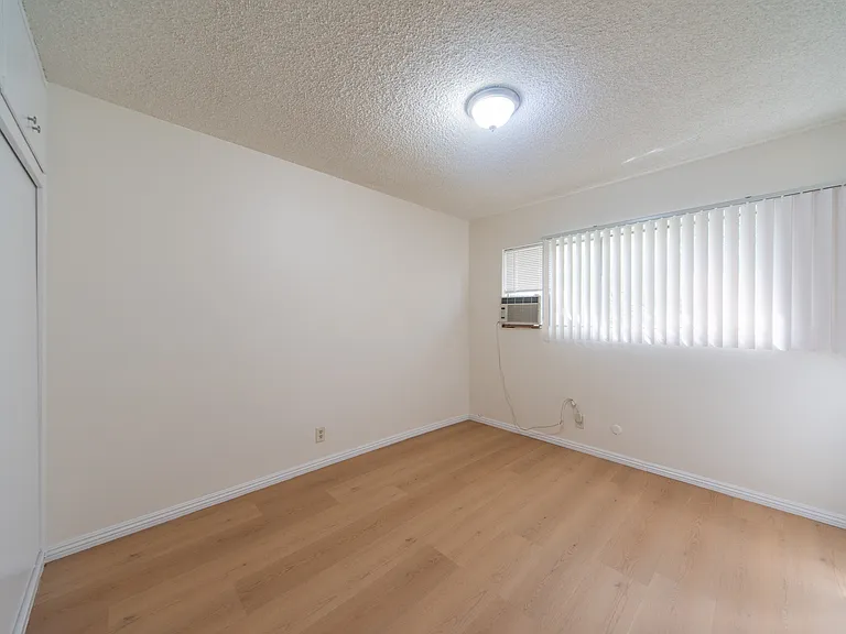 429 N Chapel Ave — Photo 13