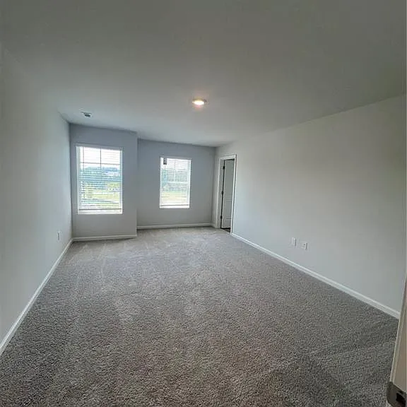 60 Berryville Dr — Photo 11