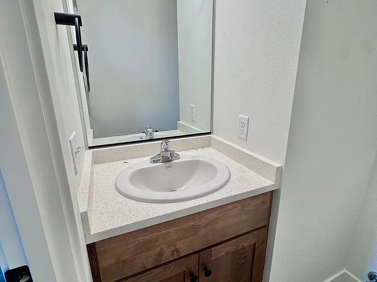 Brand New, Beautiful Townhomes! 2 & 3 Bedrm Units Available — Photo 37