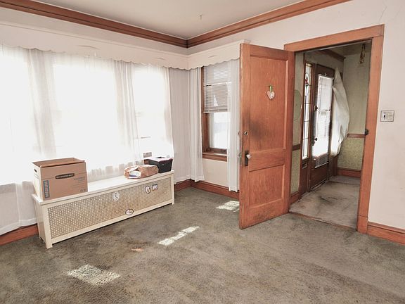 3rd image of 1615 S 58th Ct