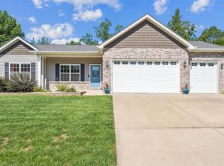 2428 Silver Lake Estates Dr, Pacific, MO 63069