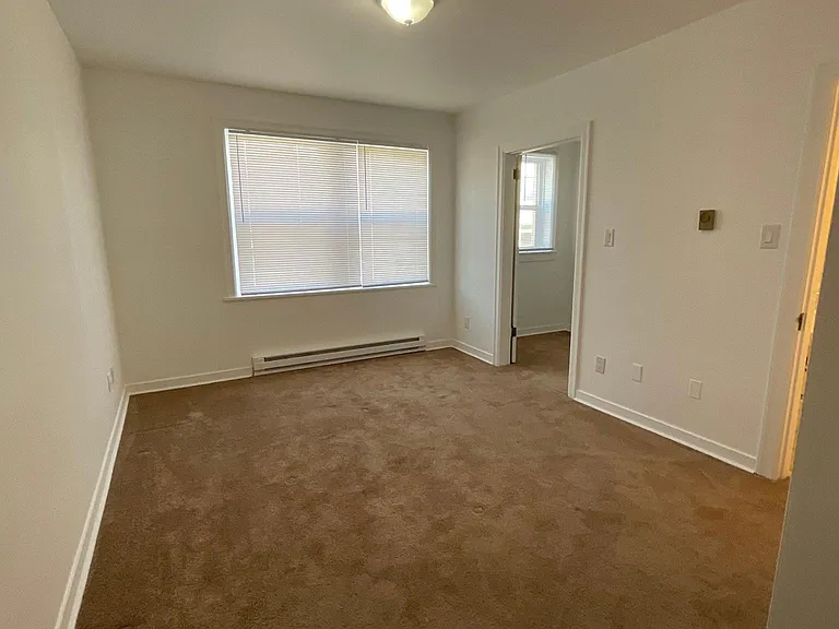 325 Summit Ave E #12 — Photo 13