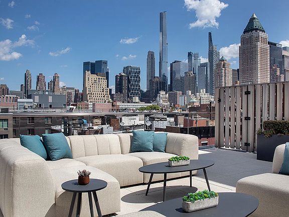 5th image of 500 W 45th St Unit 229