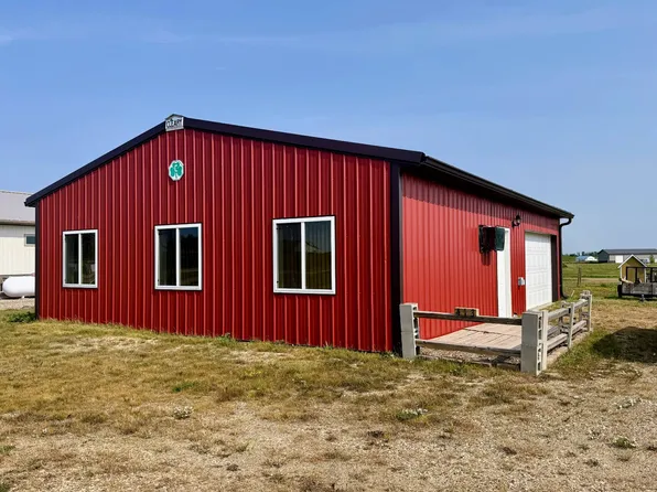 413 Valley Dr, Devils Lake, ND 58301