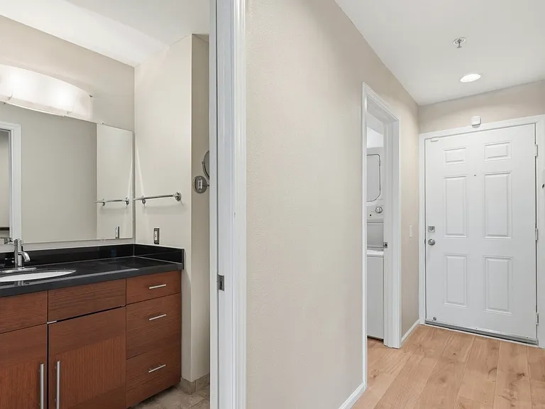 2116 California Ave SW #201 — Photo 8