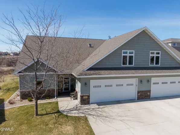 3120 Edgewood Point, Bismarck, ND 58503