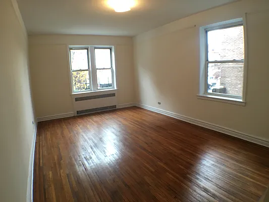 Rented by Kew Forest Realty Inc | media 8