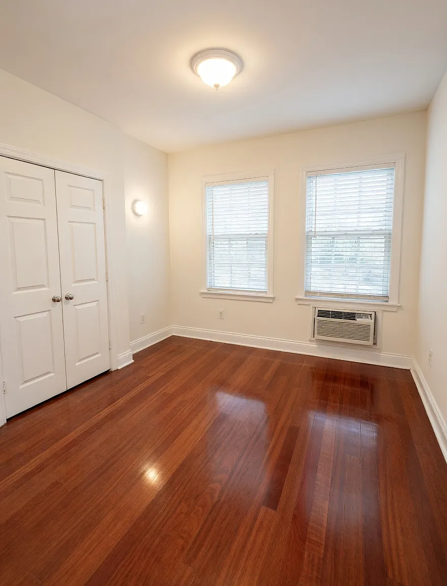 4 bed, 1450 sqft, $4,600 — Photo 1