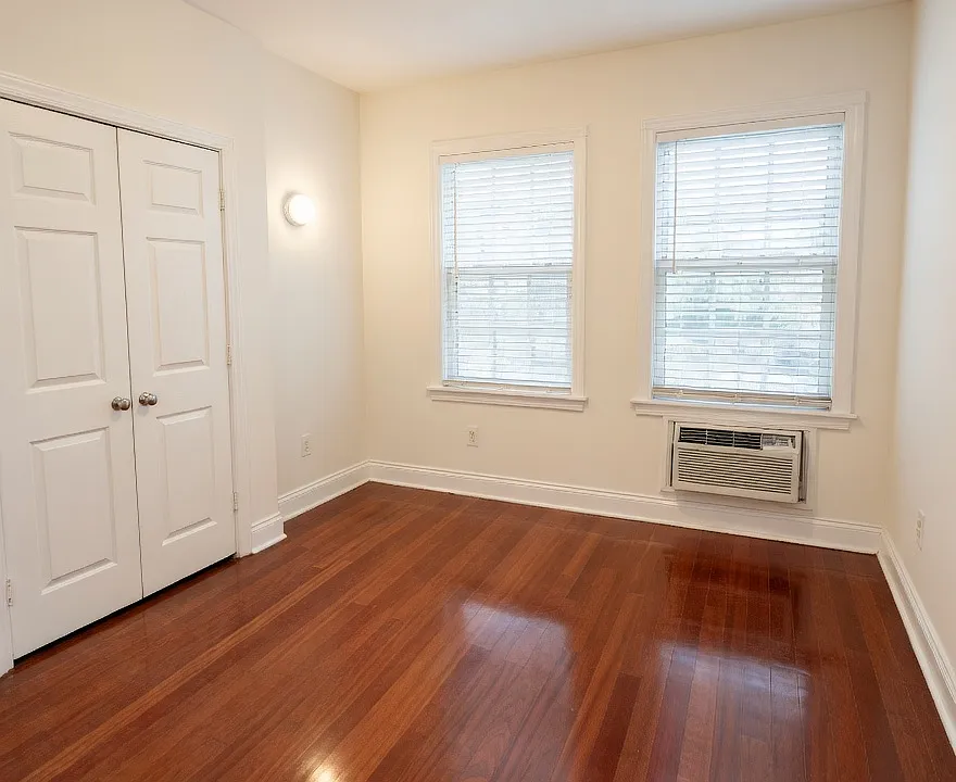 14R Duval St #1